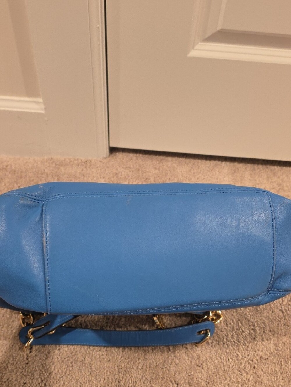 Michael Kors Blue Leather Shoulder Bag with Gold Chain Handles - Picture 4 of 12
